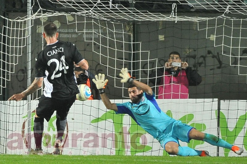 Alberto Pelagotti Arezzo Palermo Calcio Pergolizzi Tifosi del Palermo Licata