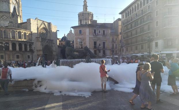 Lo schiuma party di Plaza de la Virgen prima di Valencia - Ajax