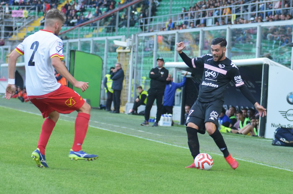 Il terzino sinistro del Palermo, Vaccaro, squalificato per tre giornate