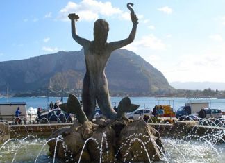 Mondello più bella con panchine e fioriere: ma è solo l’inizio