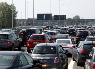 Traffico, giornata di caos: sport e religione, tutte le strade chiuse