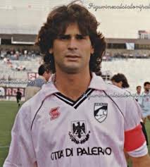 L'ex tecnico della Cavese quando indossava la maglia del Palermo