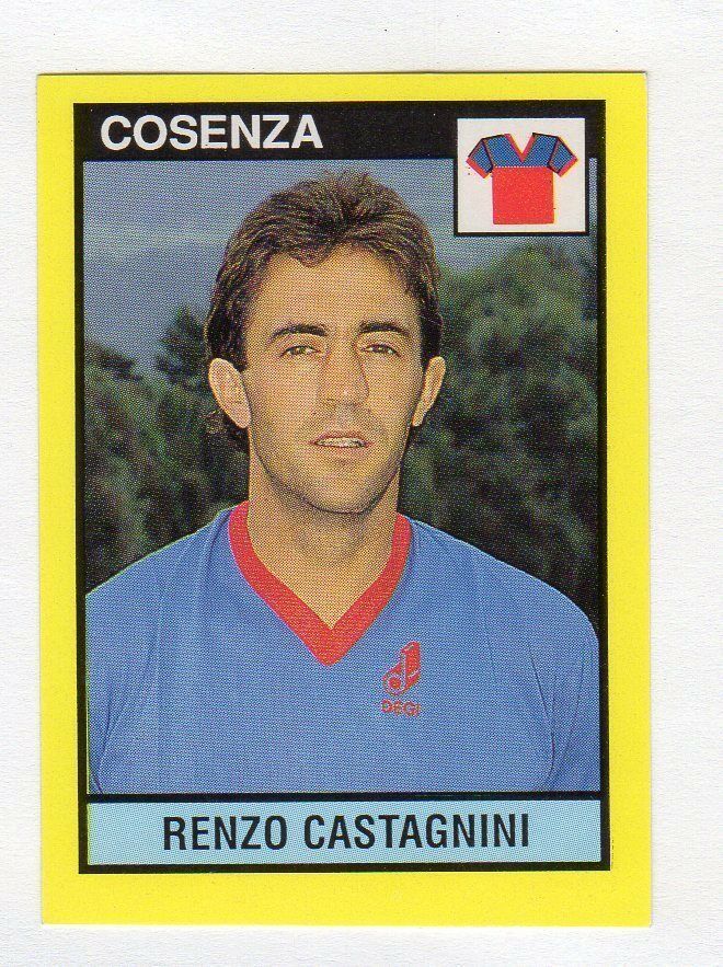 Il DS Castagnini con la maglia del Cosenza