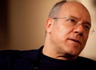 “Torna in A”: Carlo Verdone “bacia” il Palermo, Rais… non proprio carlo verdone