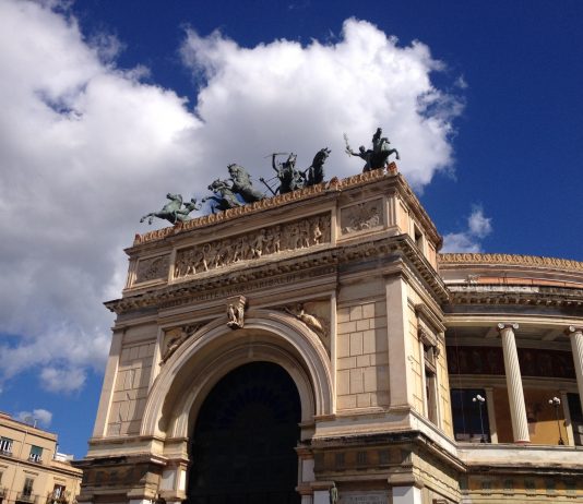 Palermo, Sicilia, Italia, tutti uniti sotto la “ zona rossa” nazionale