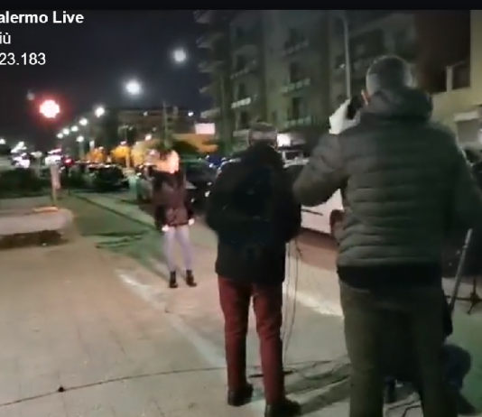 Flashmob con Barbara D’Urso: Palermo canta “Volare” – VIDEO