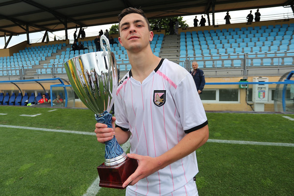 Kevin Cannavò con la maglia delle giovanili rosanero