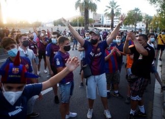 “Rivolta per Messi”: tifosi in piazza, Barca verso la battaglia legale messi tifosi barcellona
