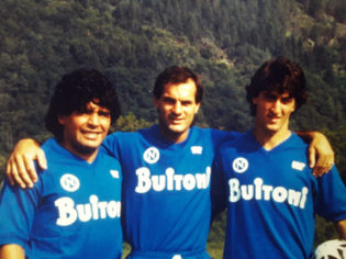Volpecina al centro tra Maradona e Nando De Napoli nel Napoli 1986/1987