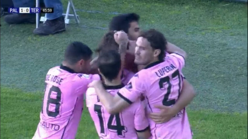 Esultanza dei rosa dopo il gol di Lucca contro la Ternana