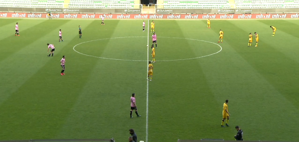 Il Palermo in campo contro la Juve Stabia