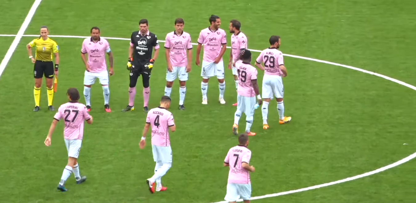La corsa ai playoff del Palermo si complica anche il Monopoli è in lotta per un posto La corsa ai playoff del Palermo si complica anche il Monopoli è in lotta per un posto