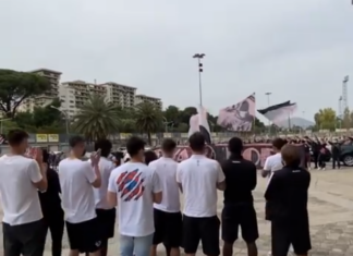 Rosanero in partenza: ecco il saluto della Curva Nord 12 – VIDEO