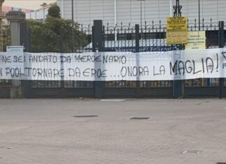 Parma, i tifosi contestano il ritorno di Buffon: “Te ne sei andato da mercenario”