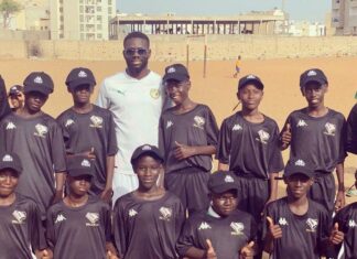 Nobile gesto di Kanoute: donate le maglie del Palermo ad una scuola calcio in Senegal