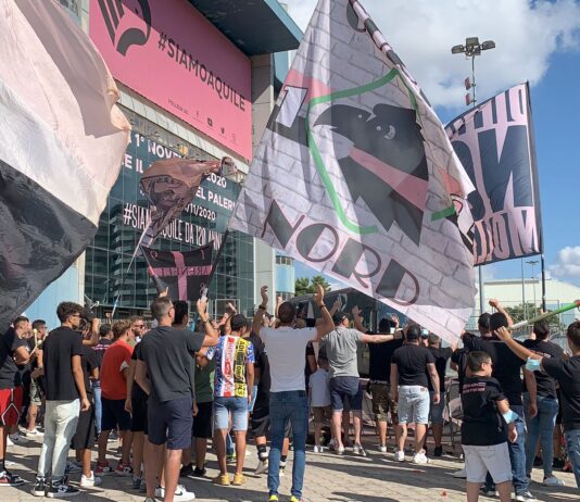 Il Palermo lascia il Barbera per andare in ritiro: l’incitamento dei tifosi – VIDEO