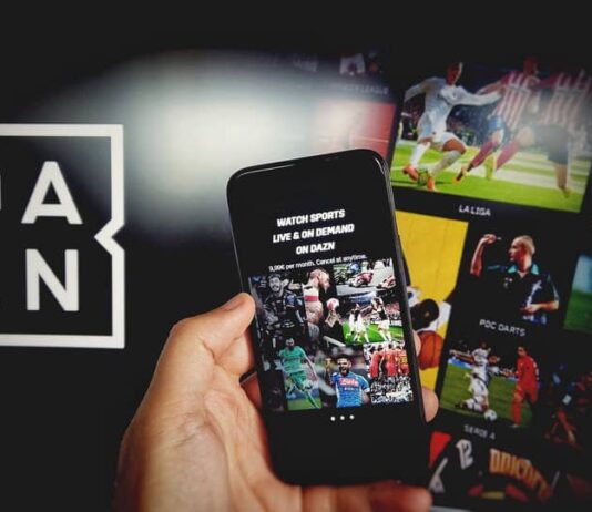 Dazn, stop alla visione delle partite in contemporanea su due dispositivi: ecco quando