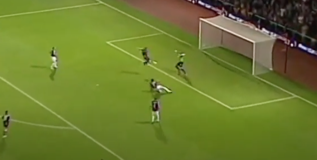 Caracciolo , il gol ad Upton Park